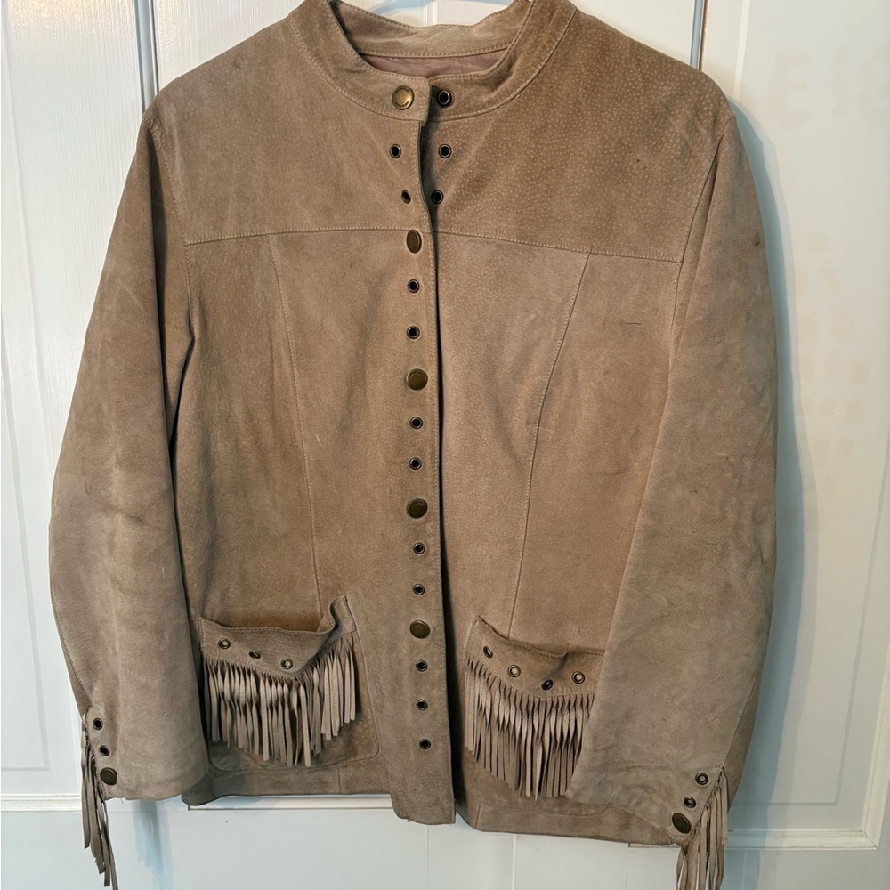Sienastudio suede western style coat with metal fasteners.